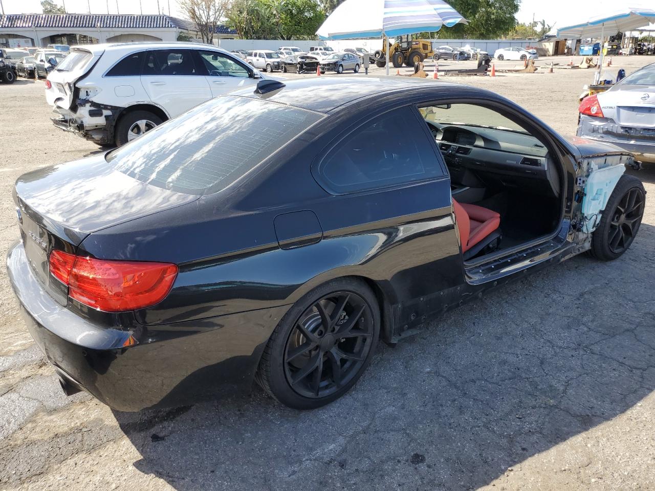 2012 BMW 3er VIN WBAKG1C5XCJ217018 Copart auction photo, front end / minor dent/scratches damage thumbnail 3