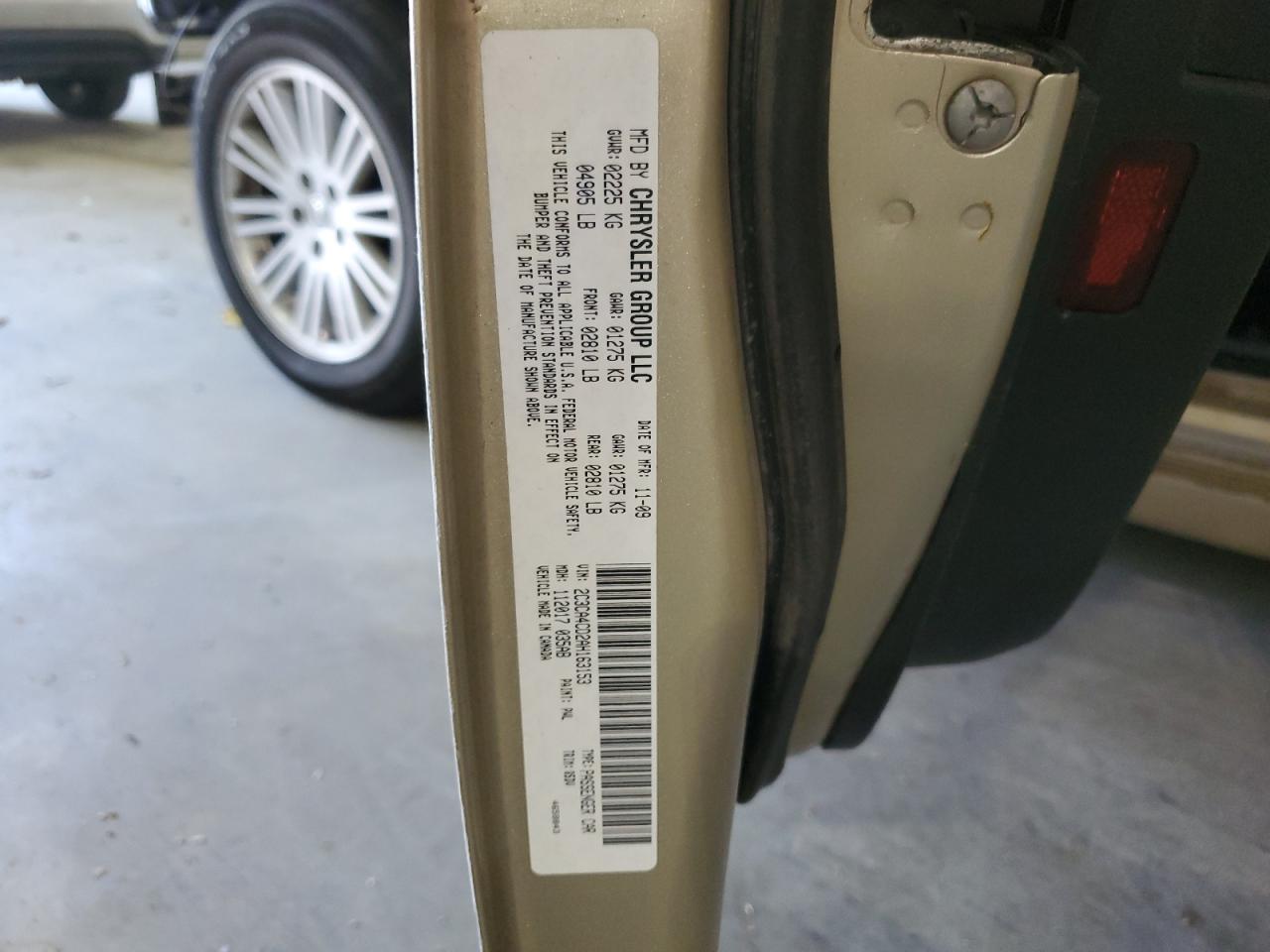 2010 Chrysler 300 VIN 2C3CA4CD2AH163153 Copart auction photo, front end / minor dent/scratches damage thumbnail 13