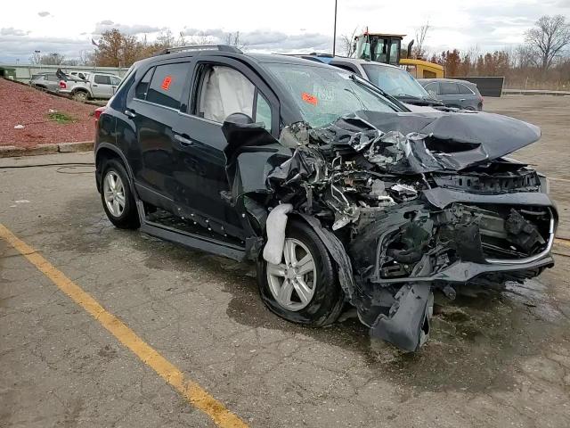 2017 Chevrolet Trax VIN 3GNCJLSB5HL267151 Copart auction photo, front end / side damage thumbnail 14