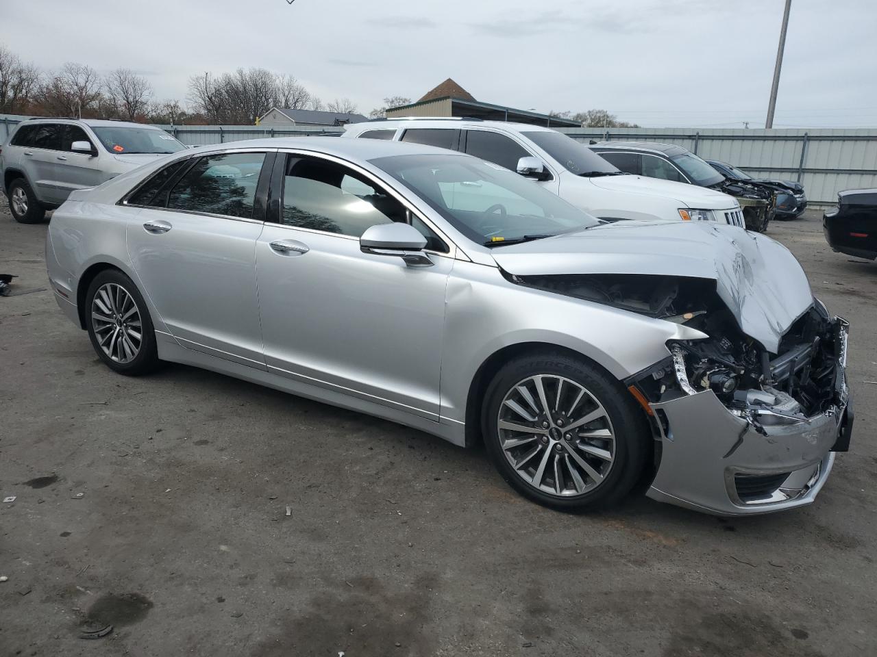2019 Lincoln MKZ VIN 3LN6L5C96KR627082 Copart auction photo, front end damage thumbnail 4