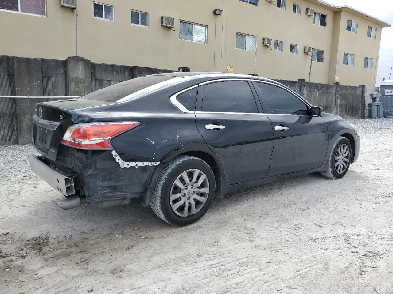 2013 Nissan Altima VIN 1N4AL3AP3DC153295 Copart auction photo, rear end damage thumbnail 3