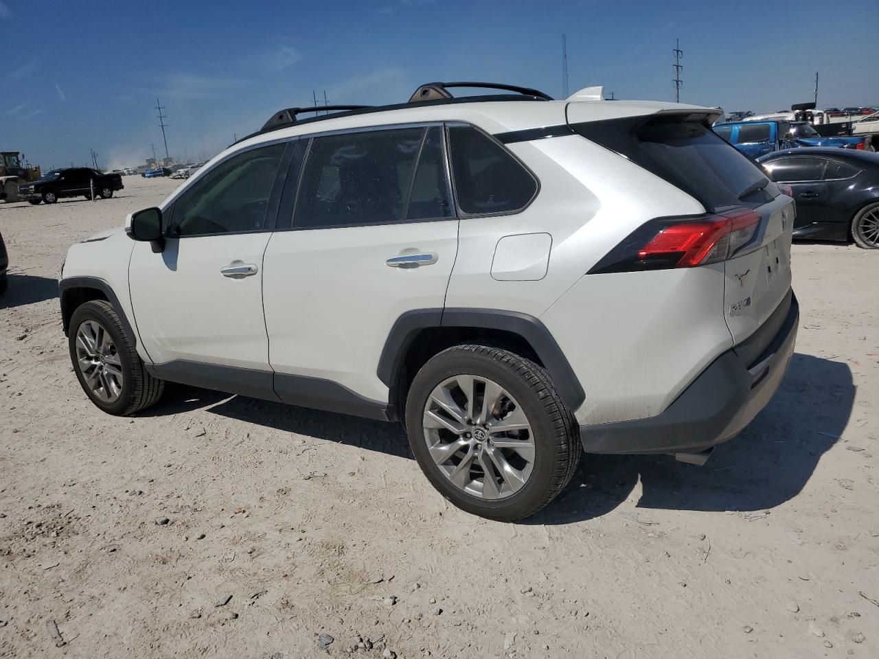 2020 Toyota RAV 4 VIN JTMN1RFV0LJ038790 Copart auction photo, front end damage thumbnail 2