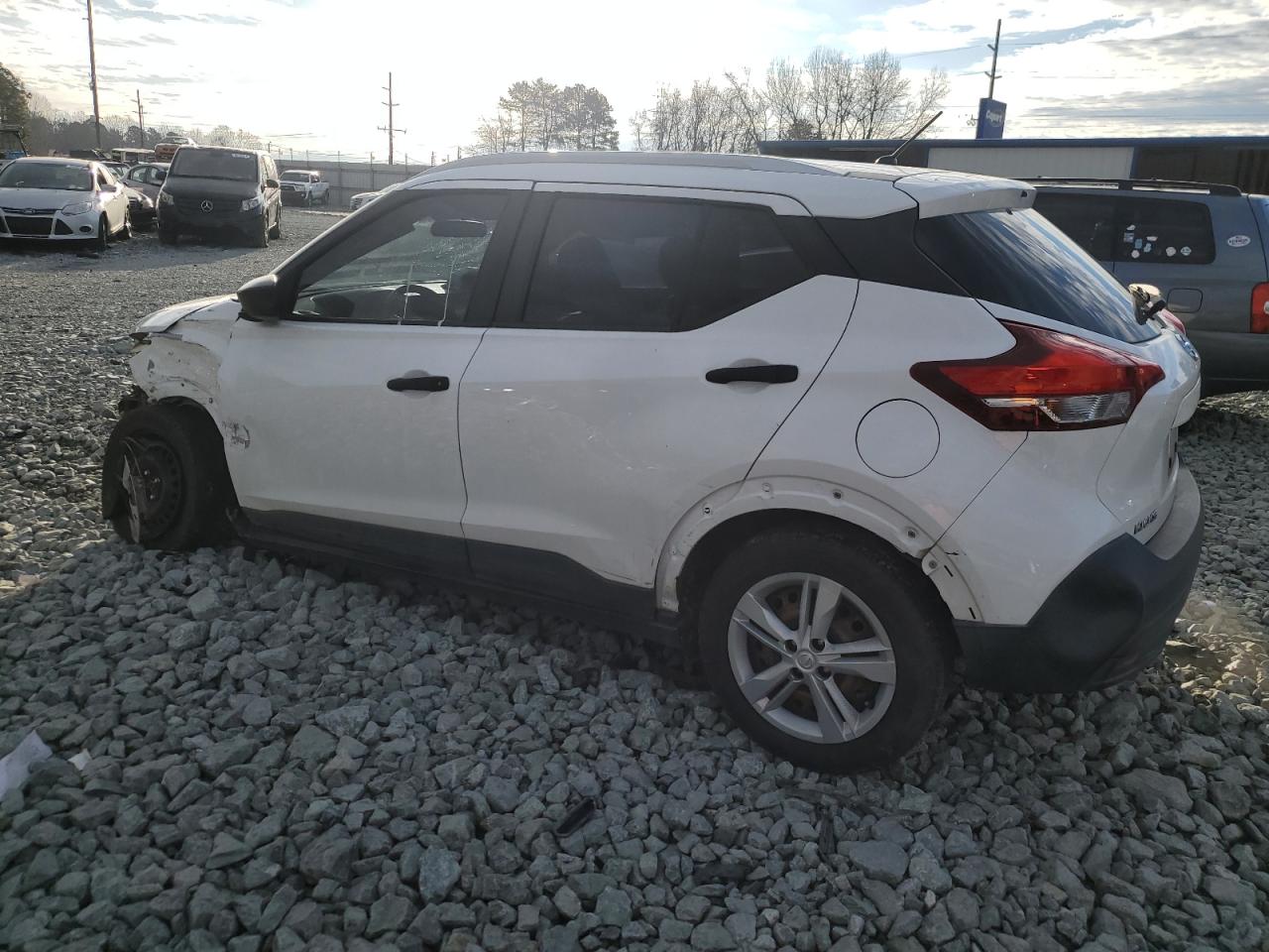 2019 Nissan Kicks VIN 3N1CP5CU5KL545608 Copart auction photo, front end / minor dent/scratches damage thumbnail 2