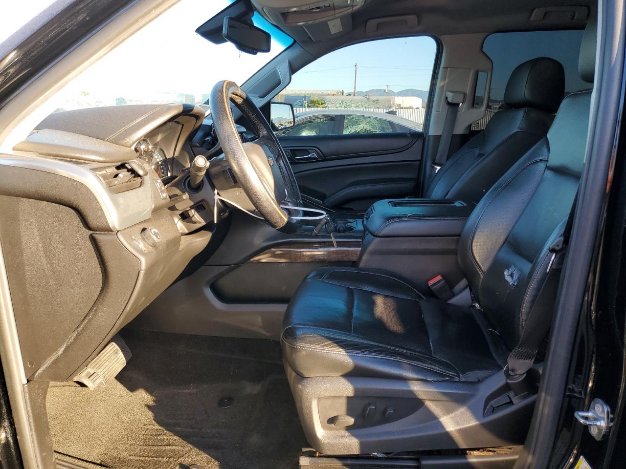 2018 Chevrolet Suburban VIN 1GNSCHKC2JR228351 Copart auction photo, front end / minor dent/scratches damage thumbnail 7