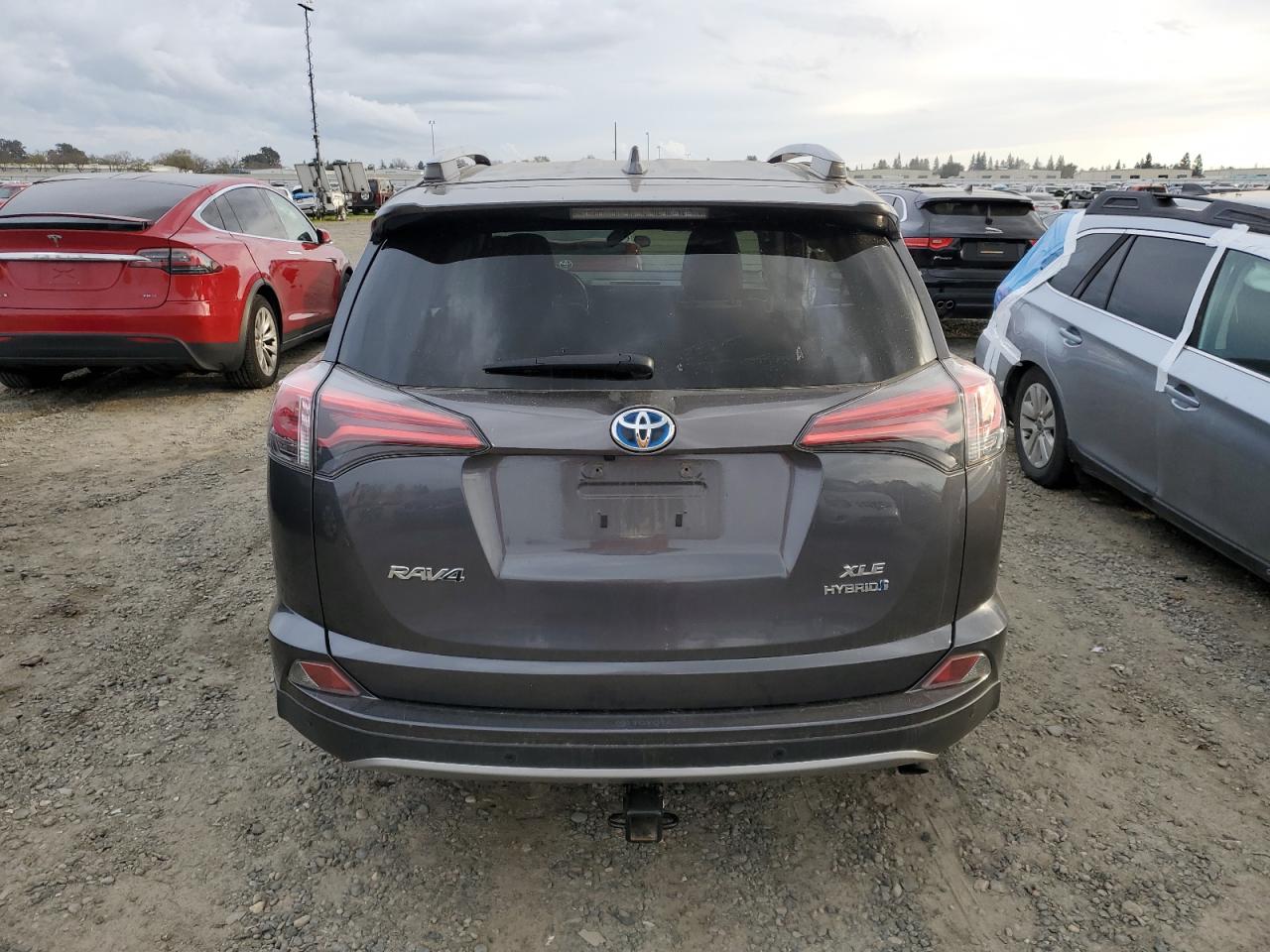 2018 Toyota RAV 4 VIN JTMRJREV5JD244234 Copart auction photo, side damage thumbnail 6
