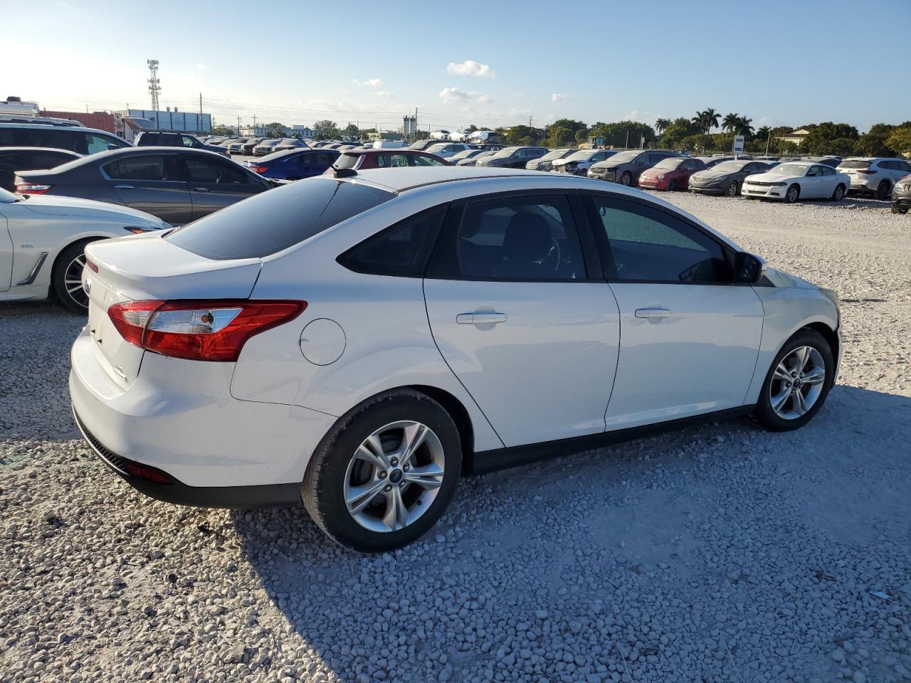 2014 Ford Focus VIN 1FADP3F29EL148845 Copart auction photo, minor dent/scratches damage thumbnail 3