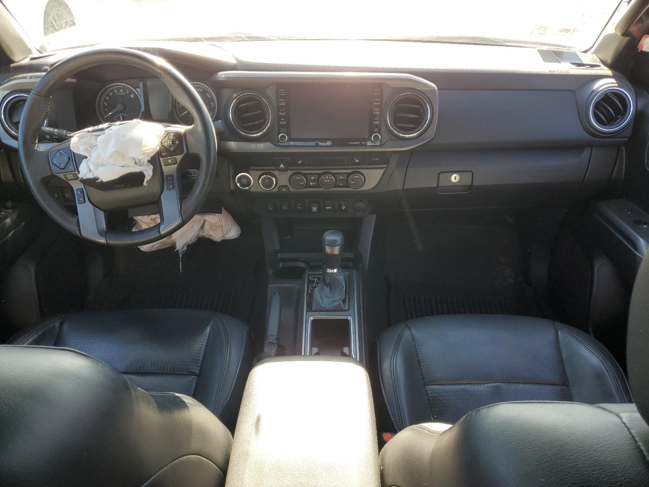 2021 Toyota Tacoma VIN 3TMCZ5ANXMM388982 Copart auction photo, front end / minor dent/scratches damage thumbnail 8
