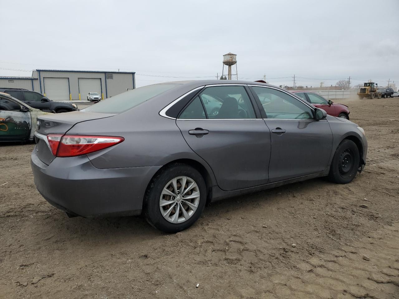 2015 Toyota Camry VIN 4T1BF1FK1FU051672 Copart auction photo, side / rear end damage thumbnail 3