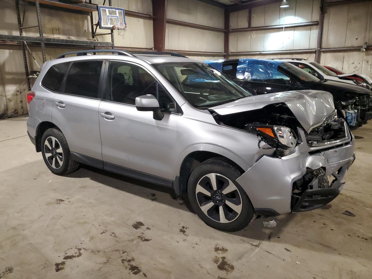 2017 Subaru Forester VIN JF2SJAEC6HH533239 Copart auction photo, front end / minor dent/scratches damage thumbnail 4