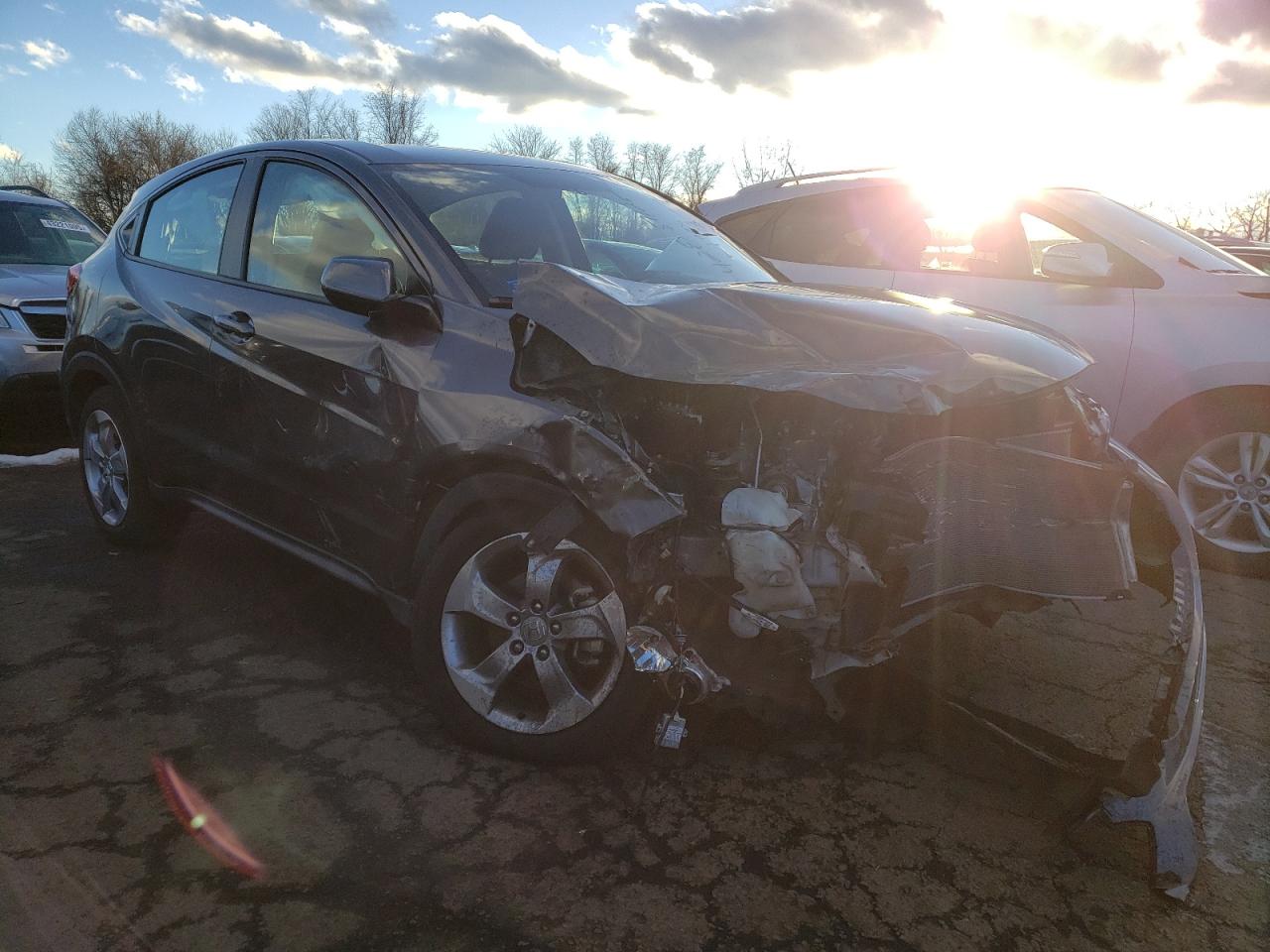 2022 Honda HR-V VIN 3CZRU6H31NM701061 Copart auction photo, front end / side damage thumbnail 4