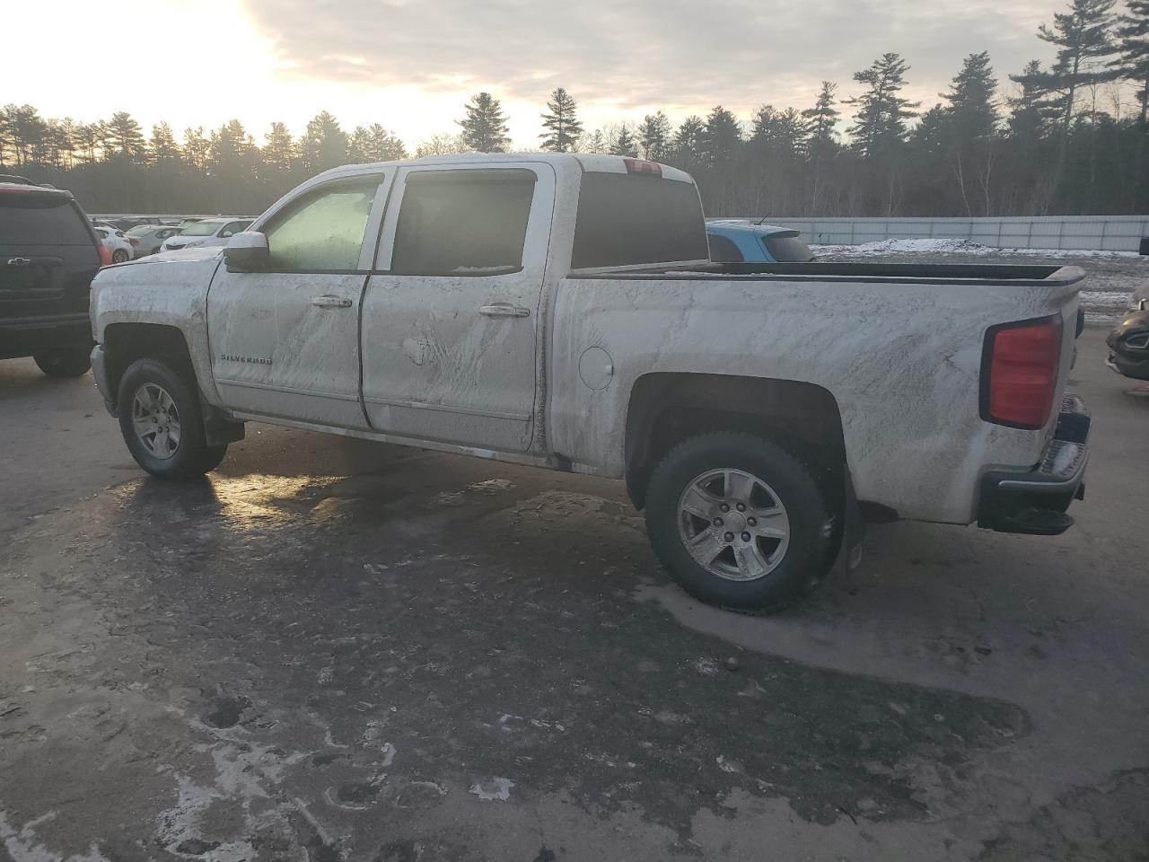 2017 Chevrolet Silverado VIN 3GCUKREC2HG309771 Copart auction photo, front end damage thumbnail 2