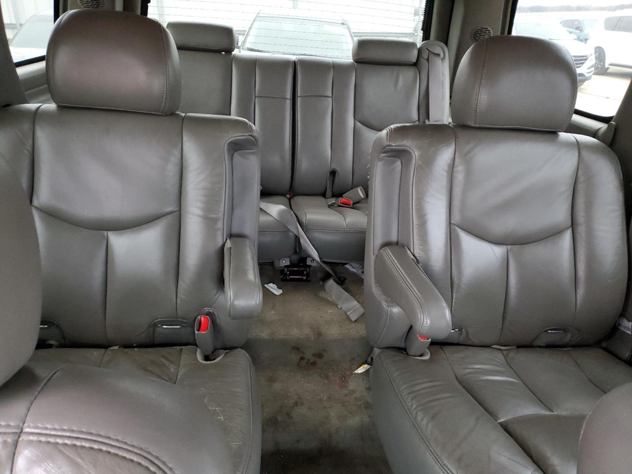 2004 Chevrolet Tahoe VIN 1GNEC13Z94R112009 Copart auction photo, front end damage thumbnail 10