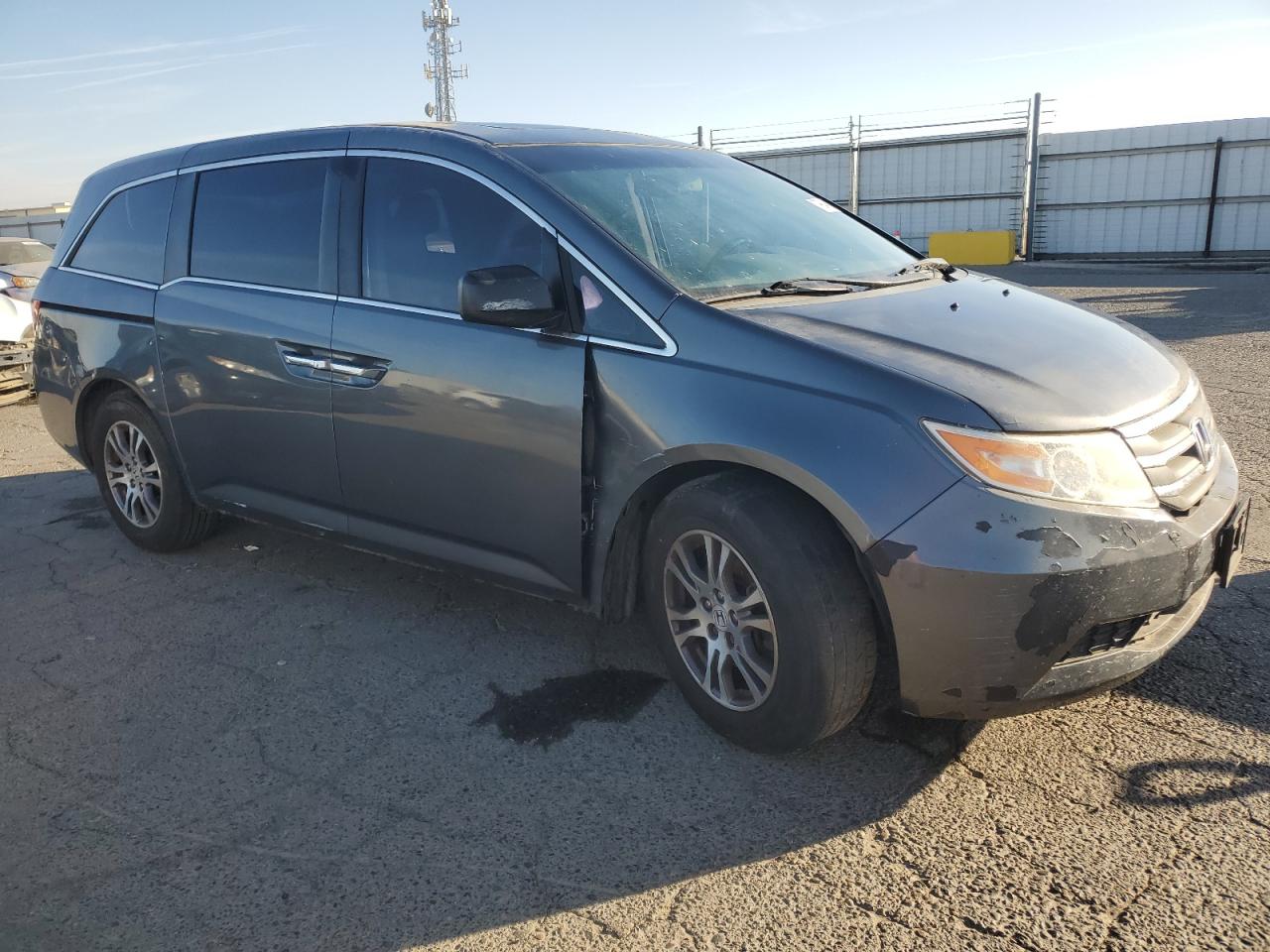 2011 Honda Odyssey VIN 5FNRL5H65BB068089 Copart auction photo, mechanical / minor dent/scratches damage thumbnail 4