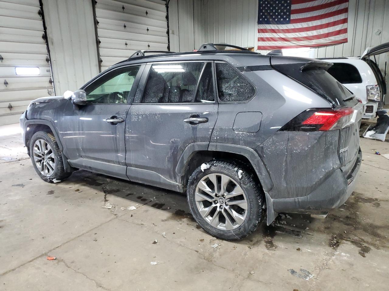 2021 Toyota RAV 4 VIN JTMN1RFV5MD072899 Copart auction photo, front end damage thumbnail 2