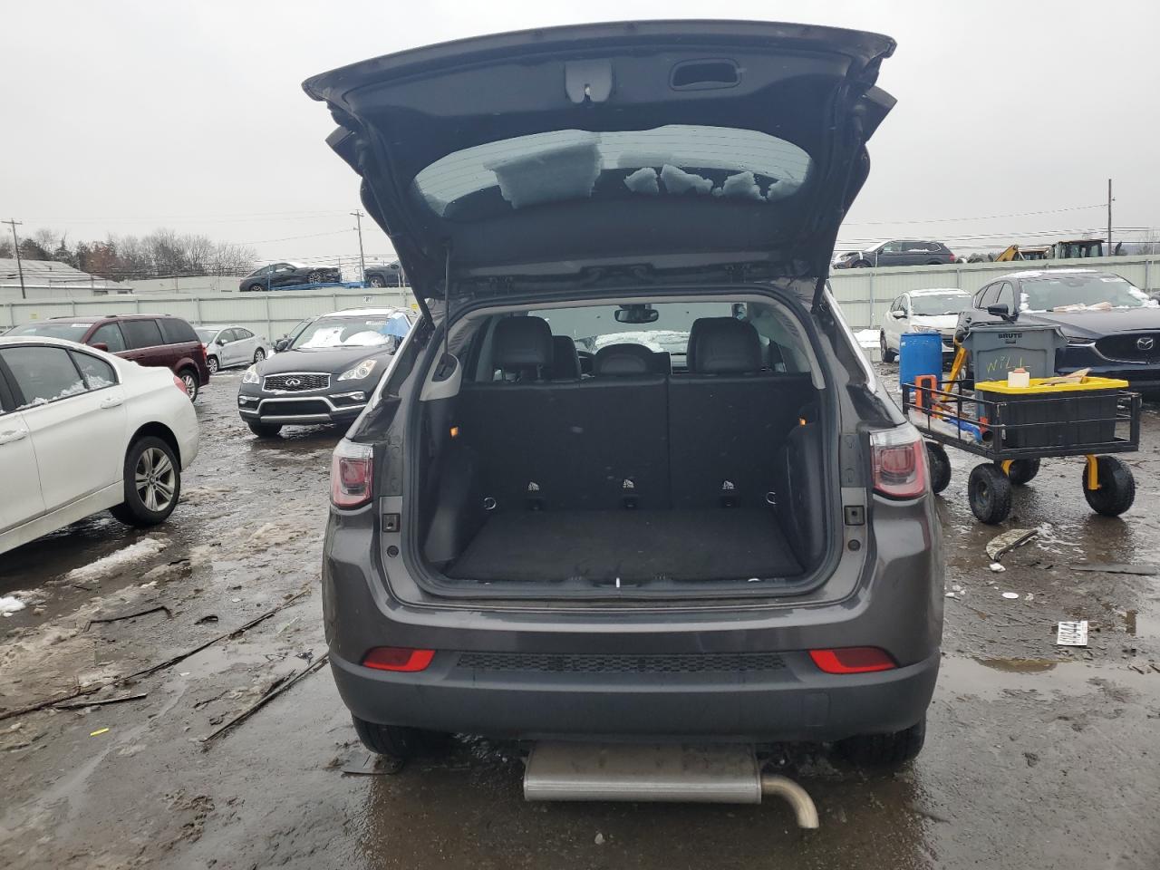 2022 Jeep Compass VIN 3C4NJDBB0NT217079 Copart auction photo, side damage thumbnail 6