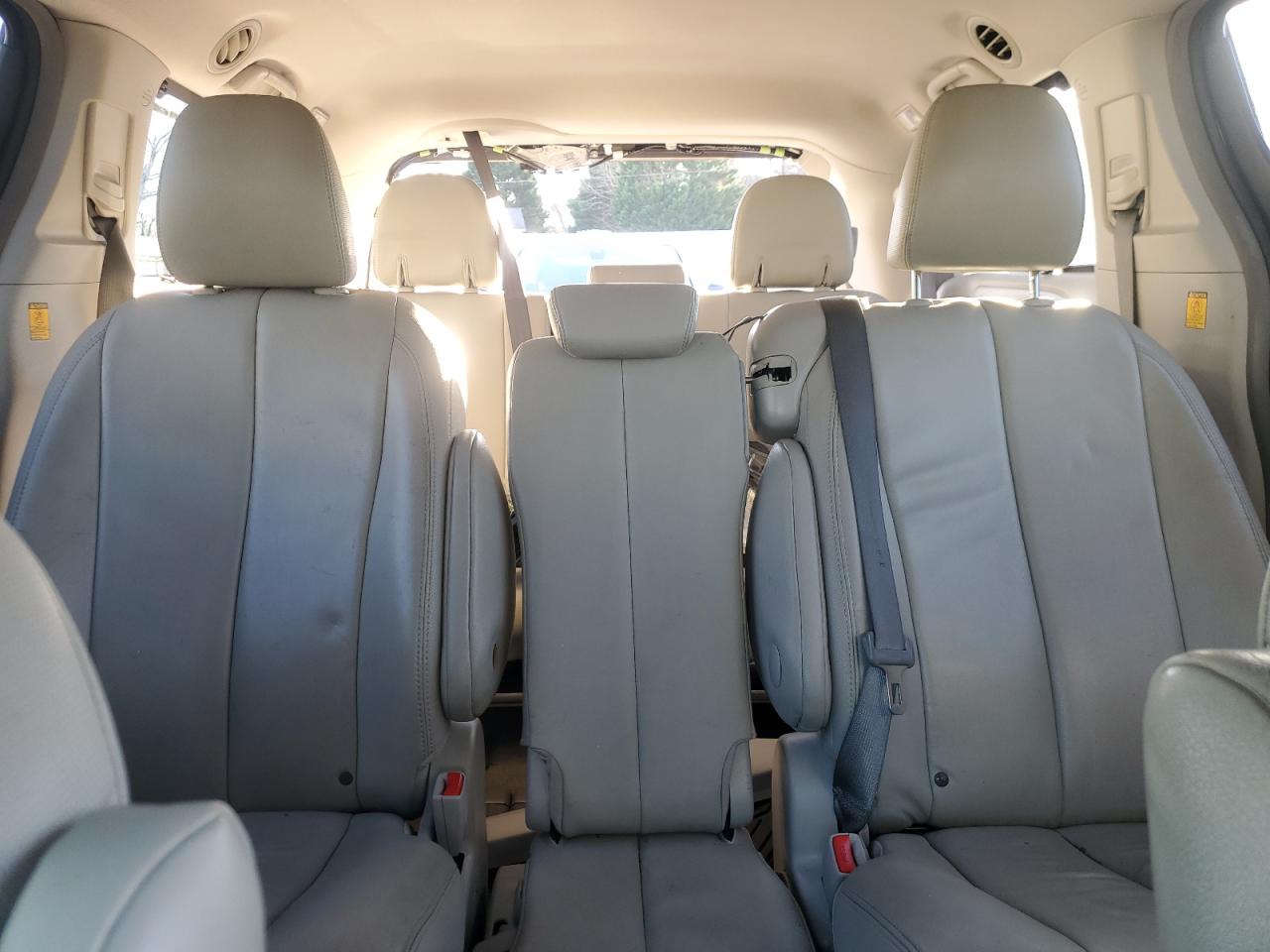 2013 Toyota Sienna VIN 5TDYK3DC3DS345450 Copart auction photo, all over / minor dent/scratches damage thumbnail 10