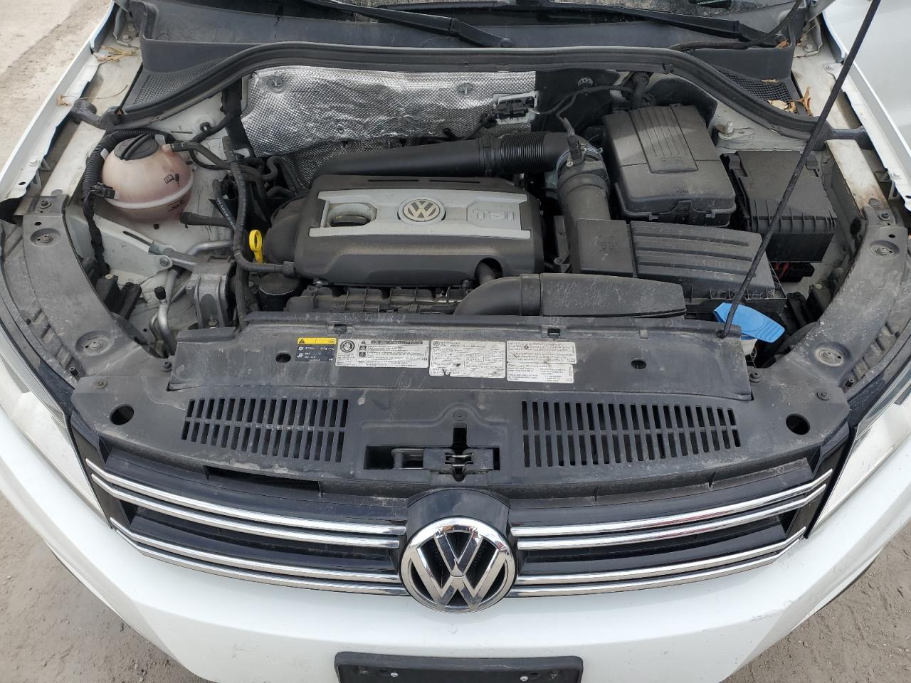 2016 Volkswagen Tiguan VIN WVGBV7AXXGW031354 Copart auction photo, rear end damage thumbnail 12