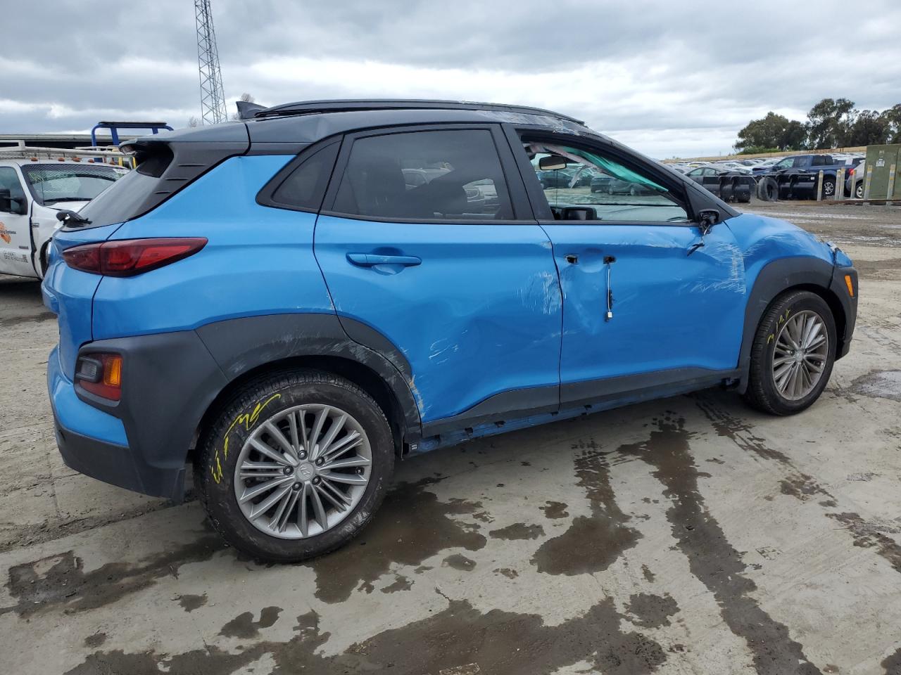 2019 Hyundai Kona VIN KM8K22AA5KU388288 Copart auction photo, all over damage thumbnail 3