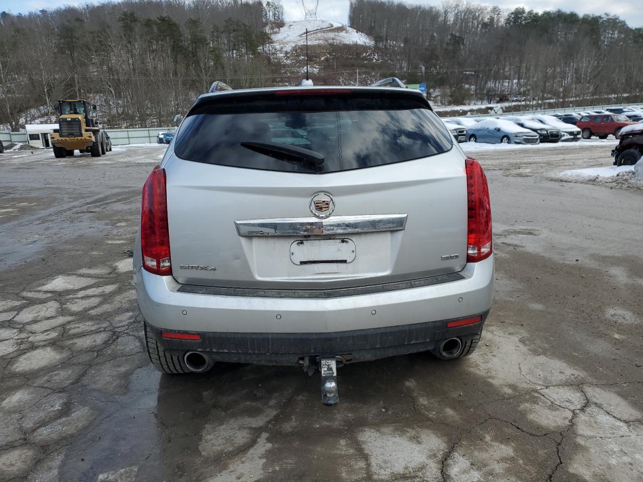 2015 Cadillac SRX VIN 3GYFNEE31FS580611 Copart auction photo, side / front end damage thumbnail 6