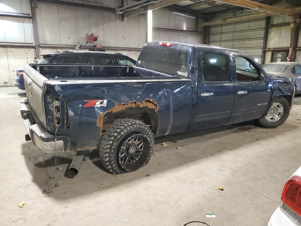 2007 Chevrolet Silverado VIN 1GCHK23687F505686 Copart auction photo, all over / undercarriage damage thumbnail 3