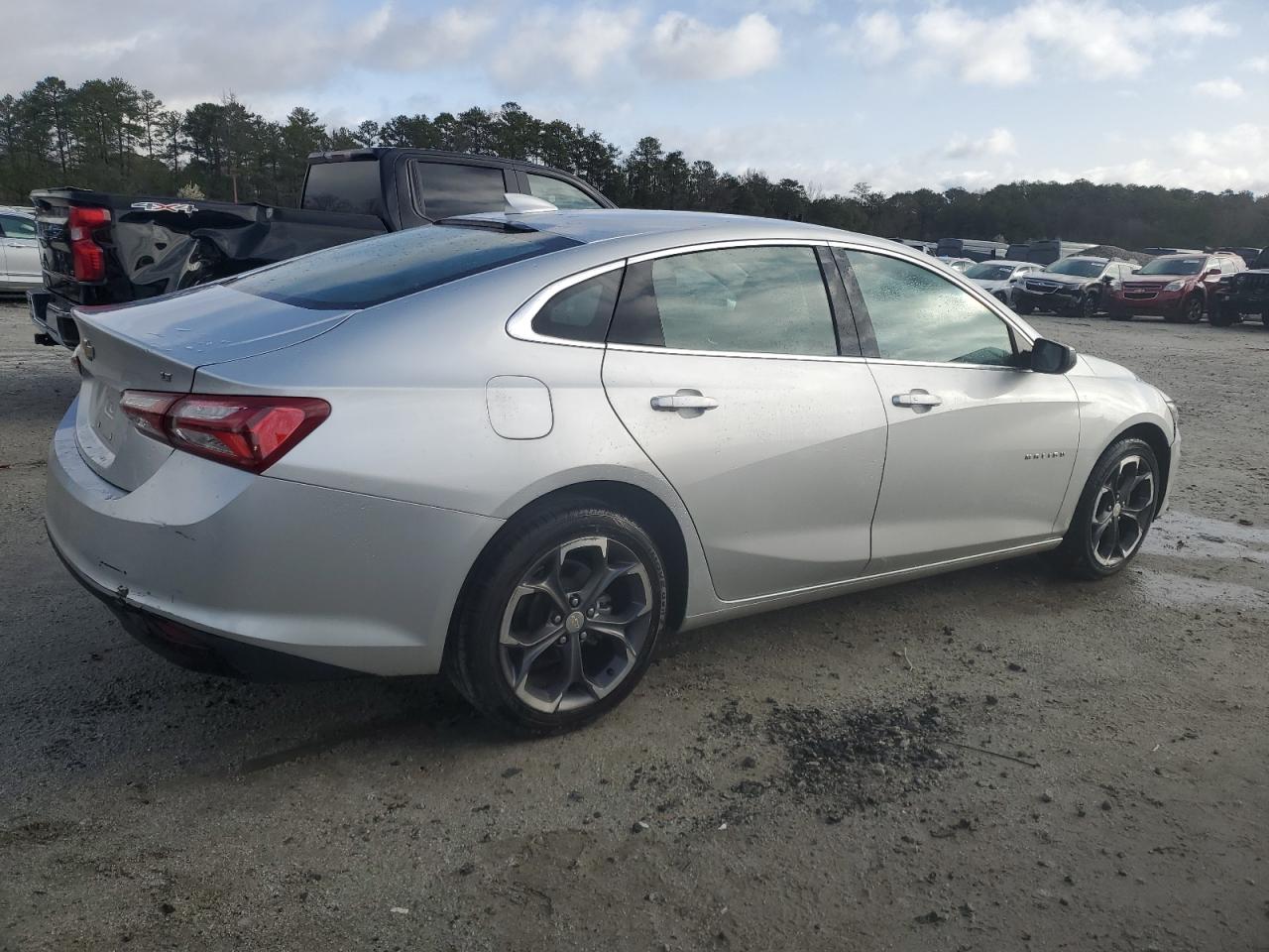 2022 Chevrolet Malibu VIN 1G1ZD5ST4NF136760 Copart auction photo, rear end / damage history damage thumbnail 3
