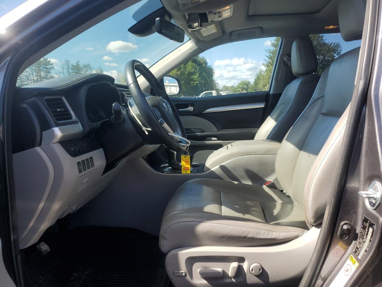 2018 Toyota Highlander VIN 5TDJZRFH7JS557675 Copart auction photo, rear end / side damage thumbnail 7