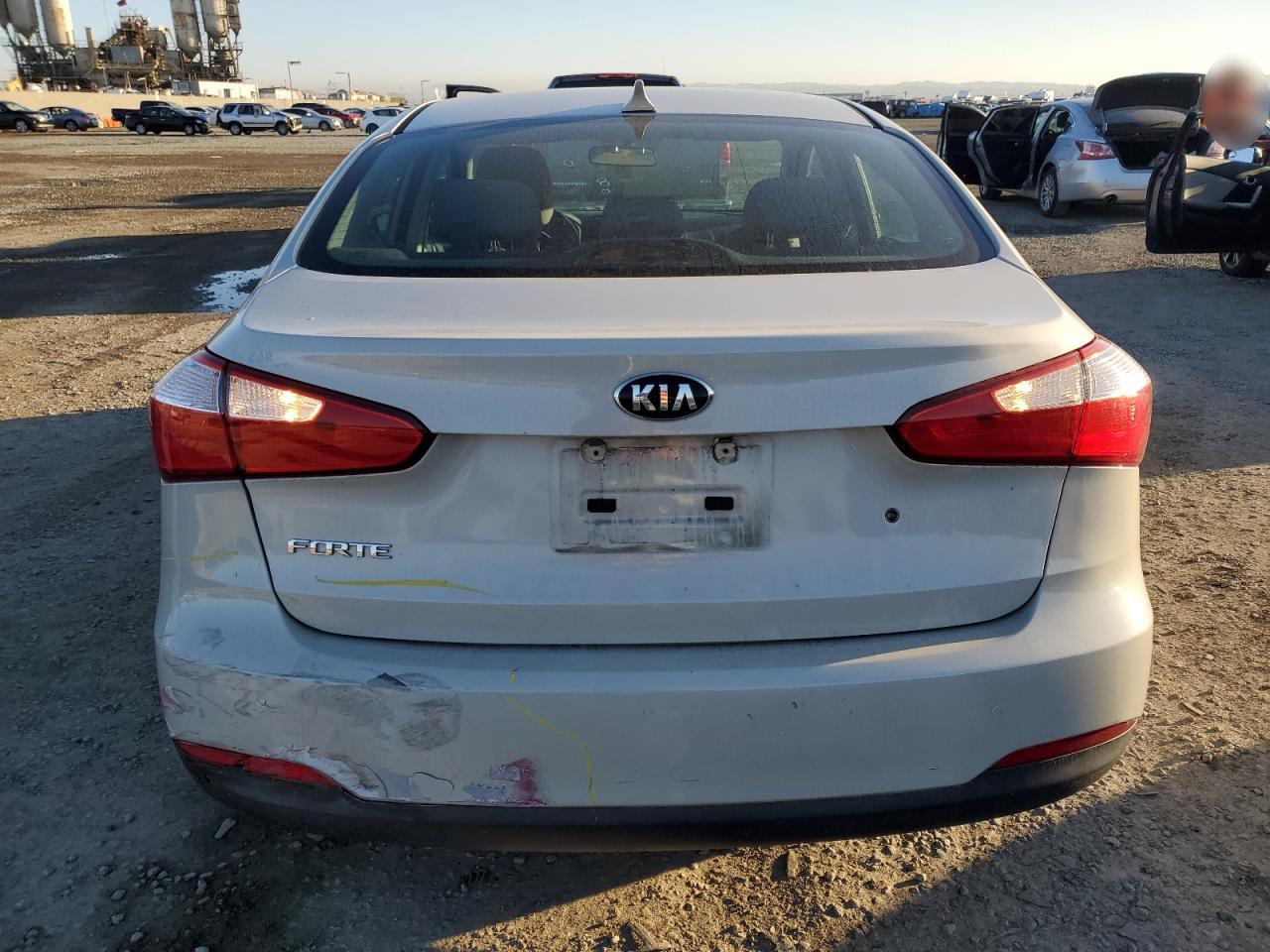 2015 KIA Forte VIN KNAFK4A61F5379386 Copart auction photo, front end damage thumbnail 6