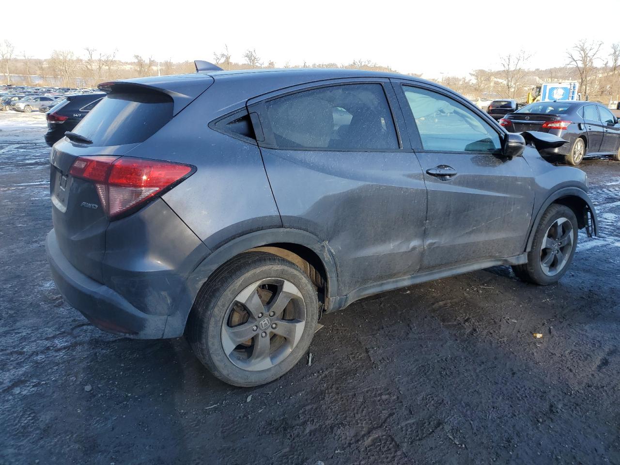 2018 Honda HR-V VIN 3CZRU6H53JG707633 Copart auction photo, front end / side damage thumbnail 3