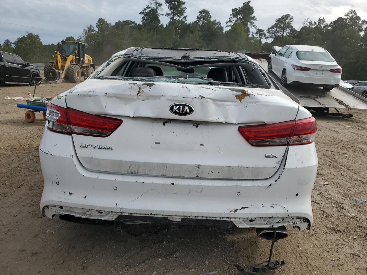 2016 KIA Optima VIN 5XXGU4L3XGG092615 Copart auction photo, all over damage thumbnail 6