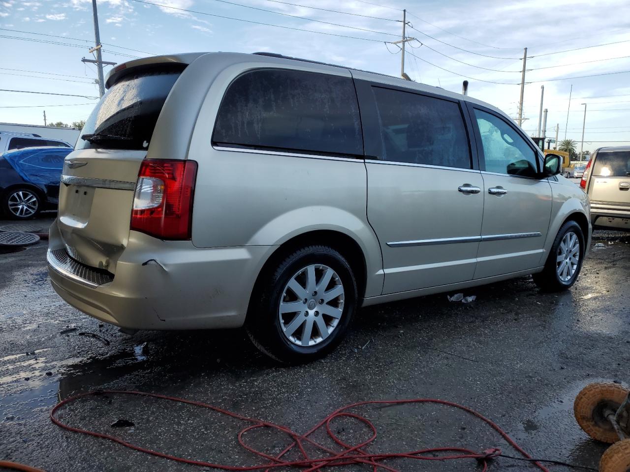 2015 Chrysler Town & Country VIN 2C4RC1BG2FR657489 Copart auction photo, front end / rear end damage thumbnail 3