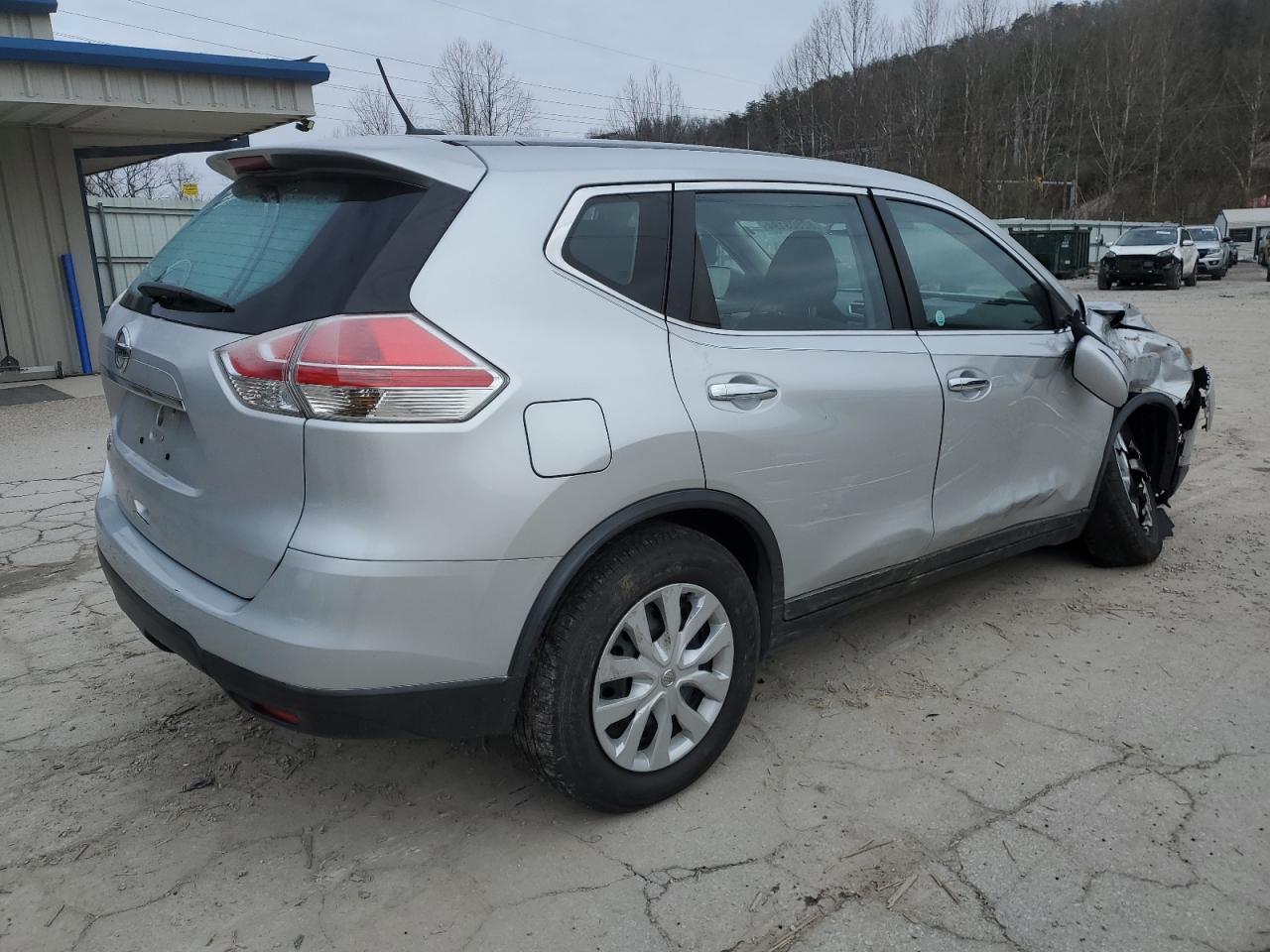 2015 Nissan Rogue VIN KNMAT2MT6FP585260 Copart auction photo, front end / side damage thumbnail 3