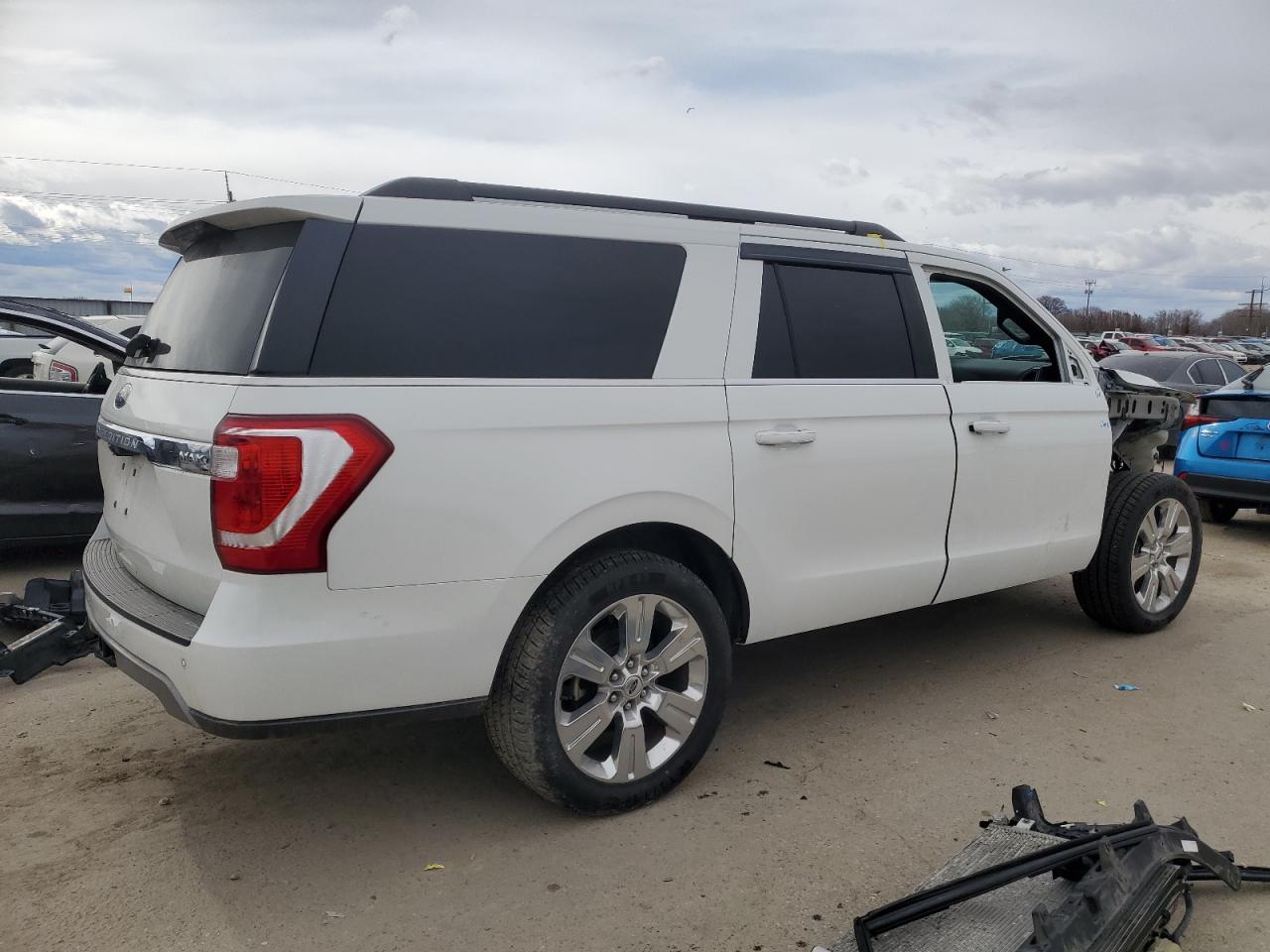 2020 Ford Expedition VIN 1FMJK1JT4LEA46446 Copart auction photo, front end / side damage thumbnail 3
