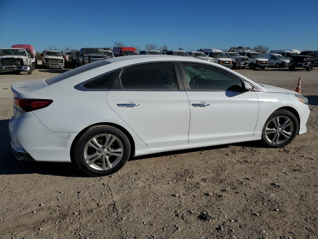 2018 Hyundai Sonata VIN 5NPE34AF5JH660644 Copart auction photo, front end / minor dent/scratches damage thumbnail 3