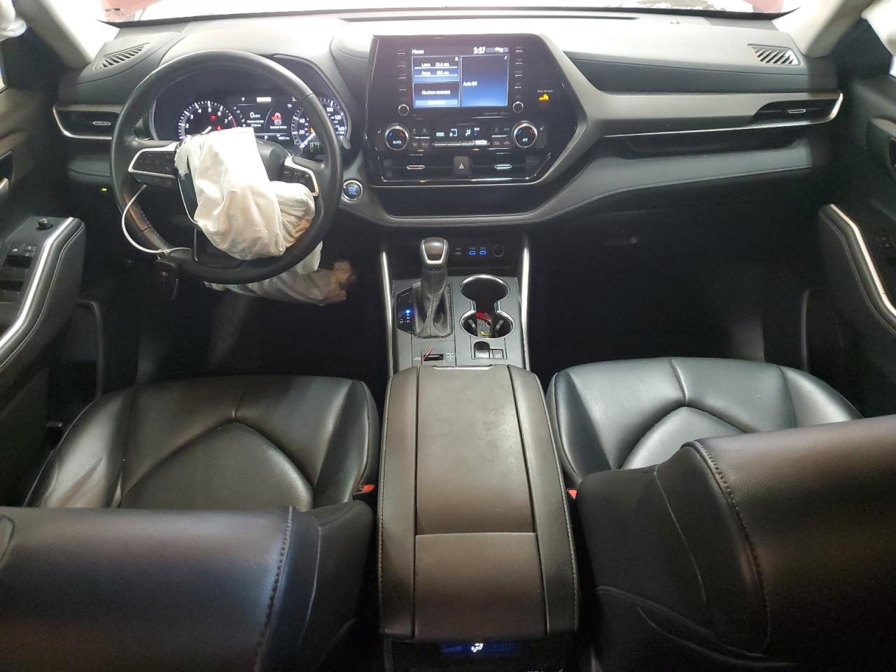 2022 Toyota Highlander VIN 5TDGZRAH1NS135845 Copart auction photo, front end damage thumbnail 8