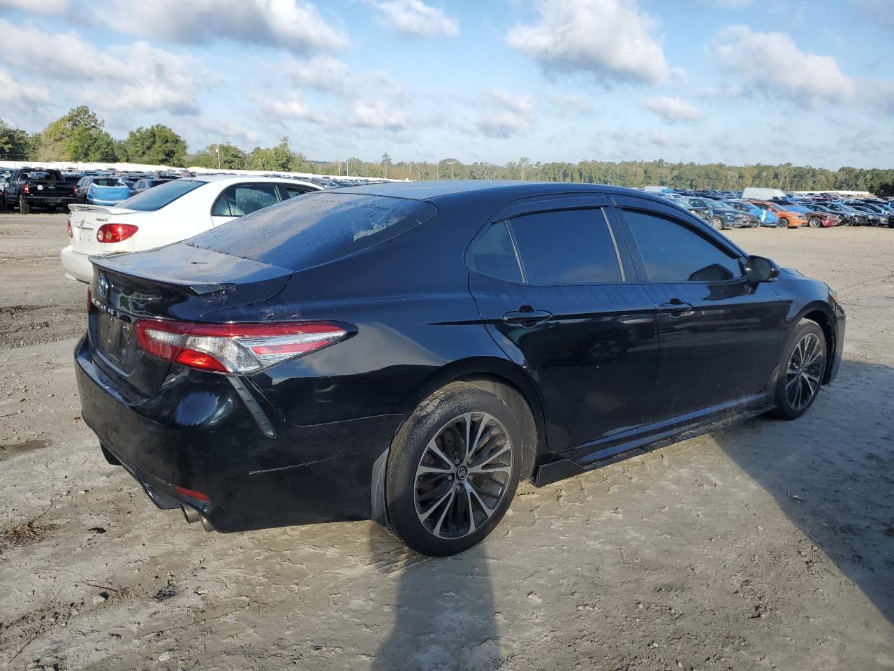 2018 Toyota Camry VIN 4T1B11HK5JU582409 Copart auction photo, side damage thumbnail 3