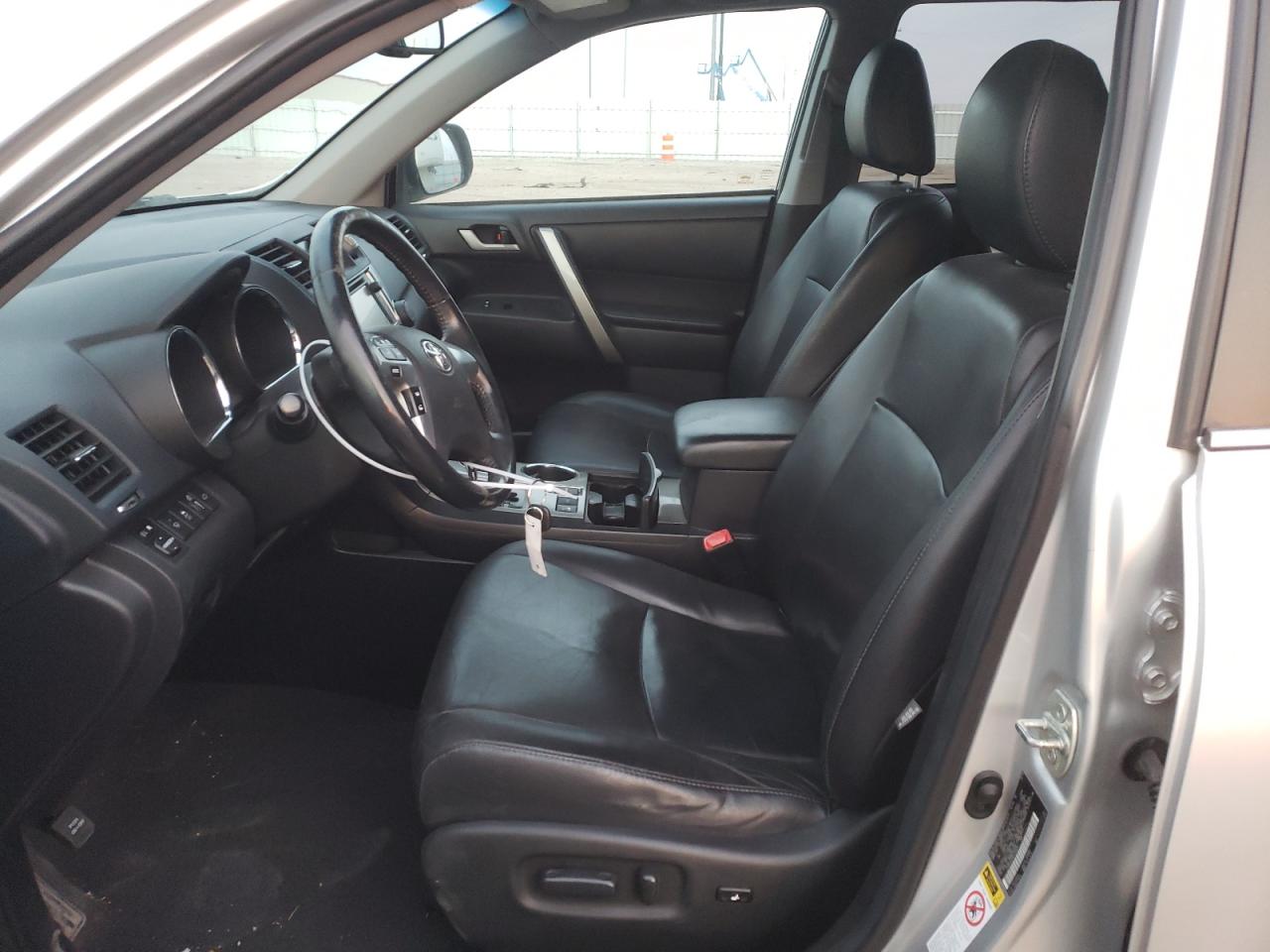 2013 Toyota Highlander VIN 5TDBK3EH8DS258076 Copart auction photo, front end damage thumbnail 7