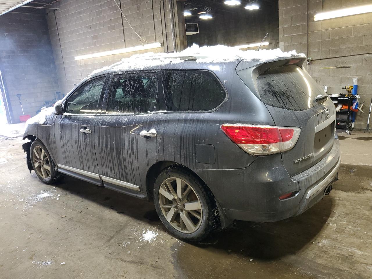 2014 Nissan Pathfinder VIN 5N1AR2MM5EC654318 Copart auction photo, front end damage thumbnail 2