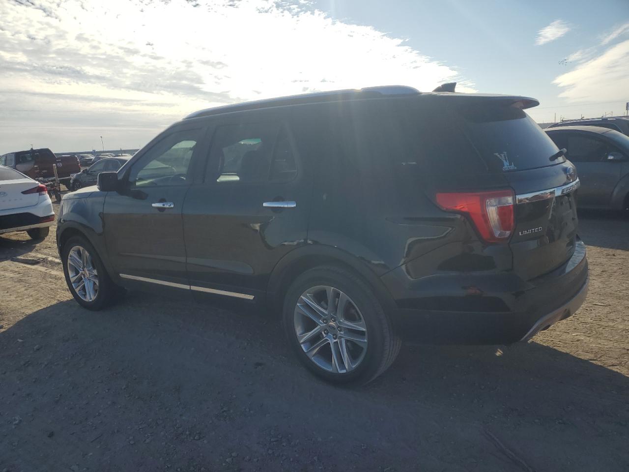 2017 Ford Explorer VIN 1FM5K7F88HGE42772 Copart auction photo, side / minor dent/scratches damage thumbnail 2