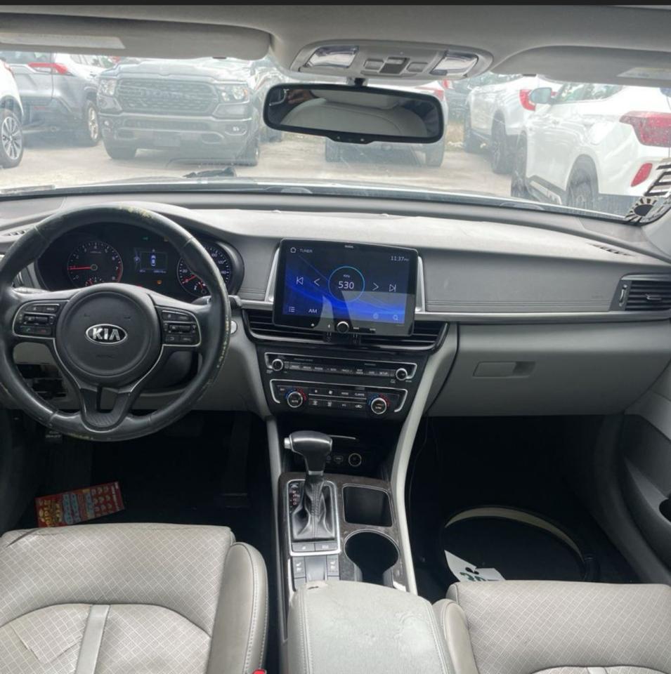 2016 KIA Optima VIN 5XXGU4L3XGG064877 Copart auction photo, minor dent/scratches / normal wear damage thumbnail 9