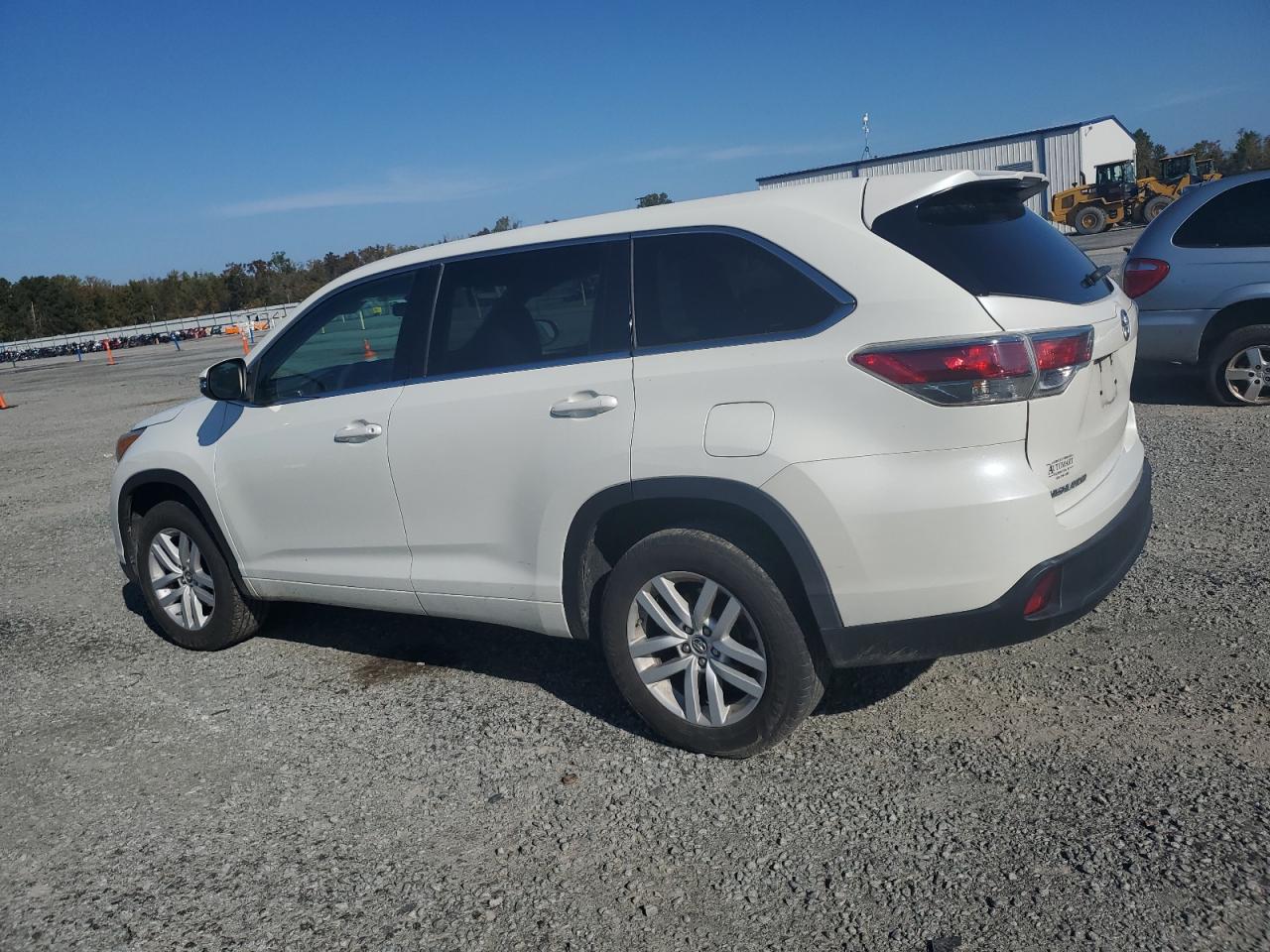 2016 Toyota Highlander VIN 5TDZARFH1GS017368 Copart auction photo, front end damage thumbnail 2