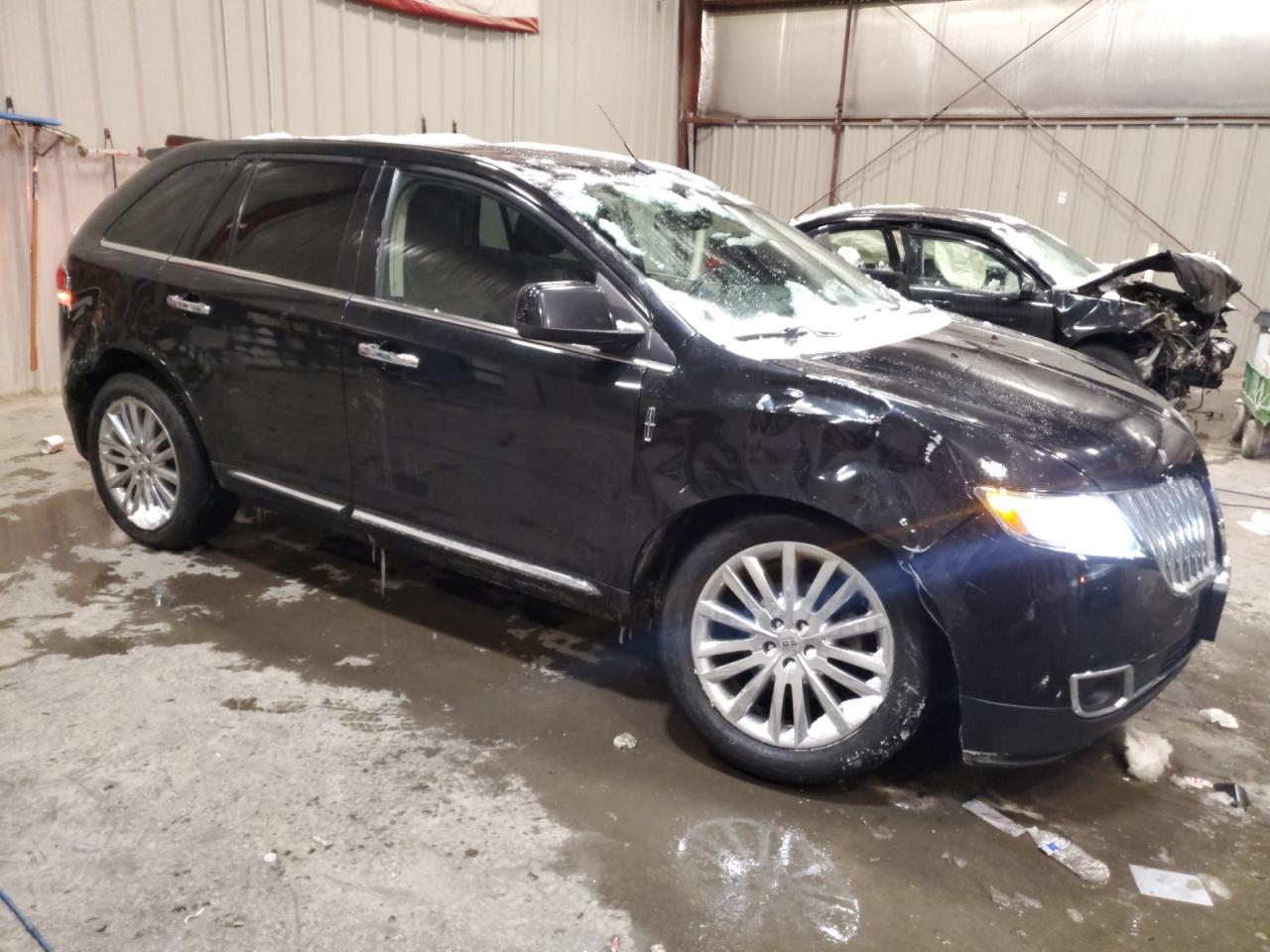 2011 Lincoln MKX VIN 2LMDJ8JK2BBJ07825 Copart auction photo, front end damage thumbnail 4