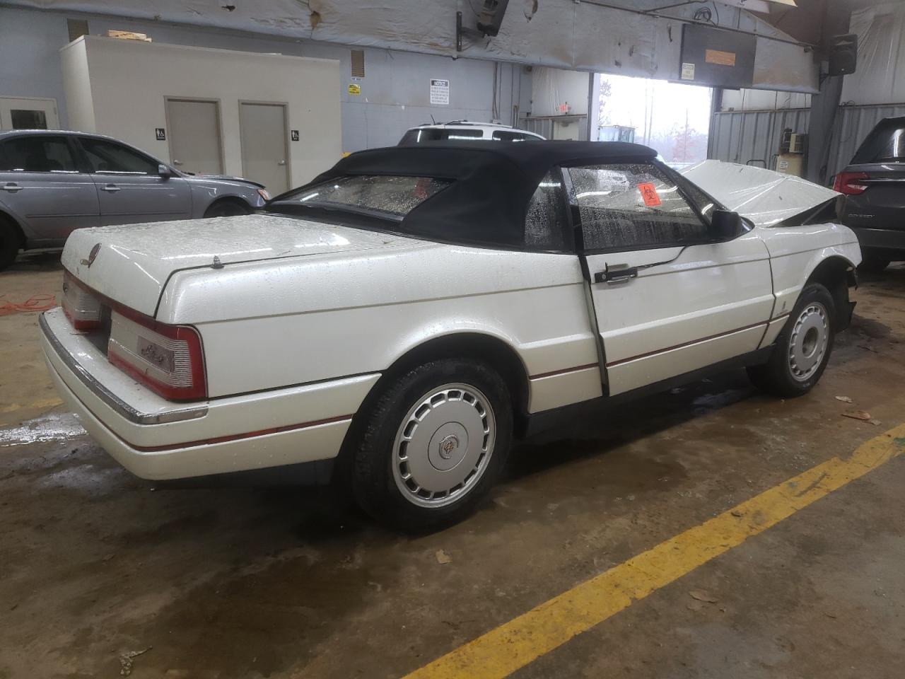 1992 Cadillac Allante VIN 1G6VS3387NU125440 Copart auction photo, front end damage thumbnail 3