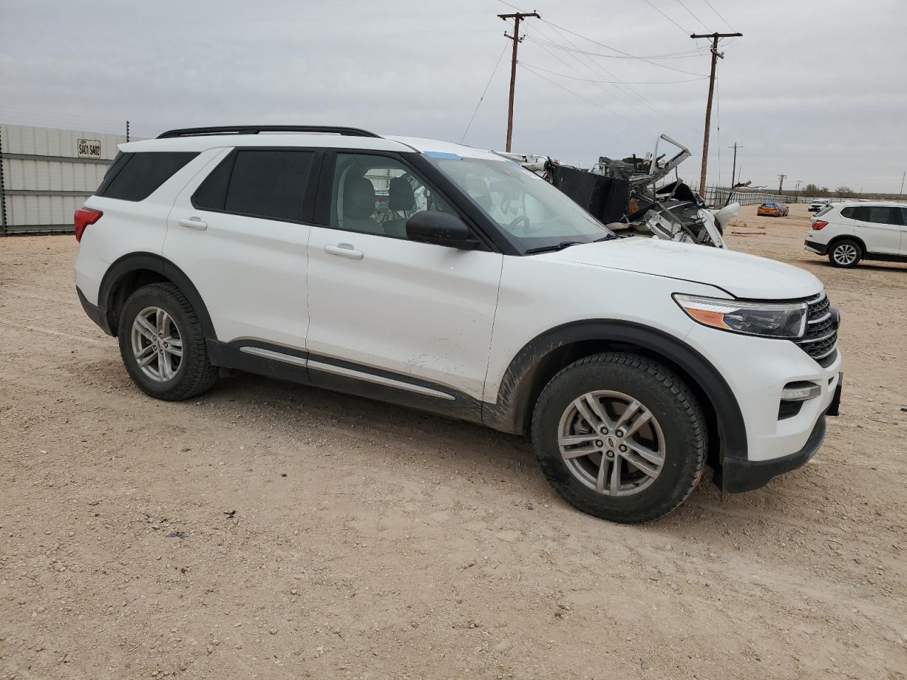 2020 Ford Explorer VIN 1FMSK8DH0LGA63902 Copart auction photo, hail damage thumbnail 4