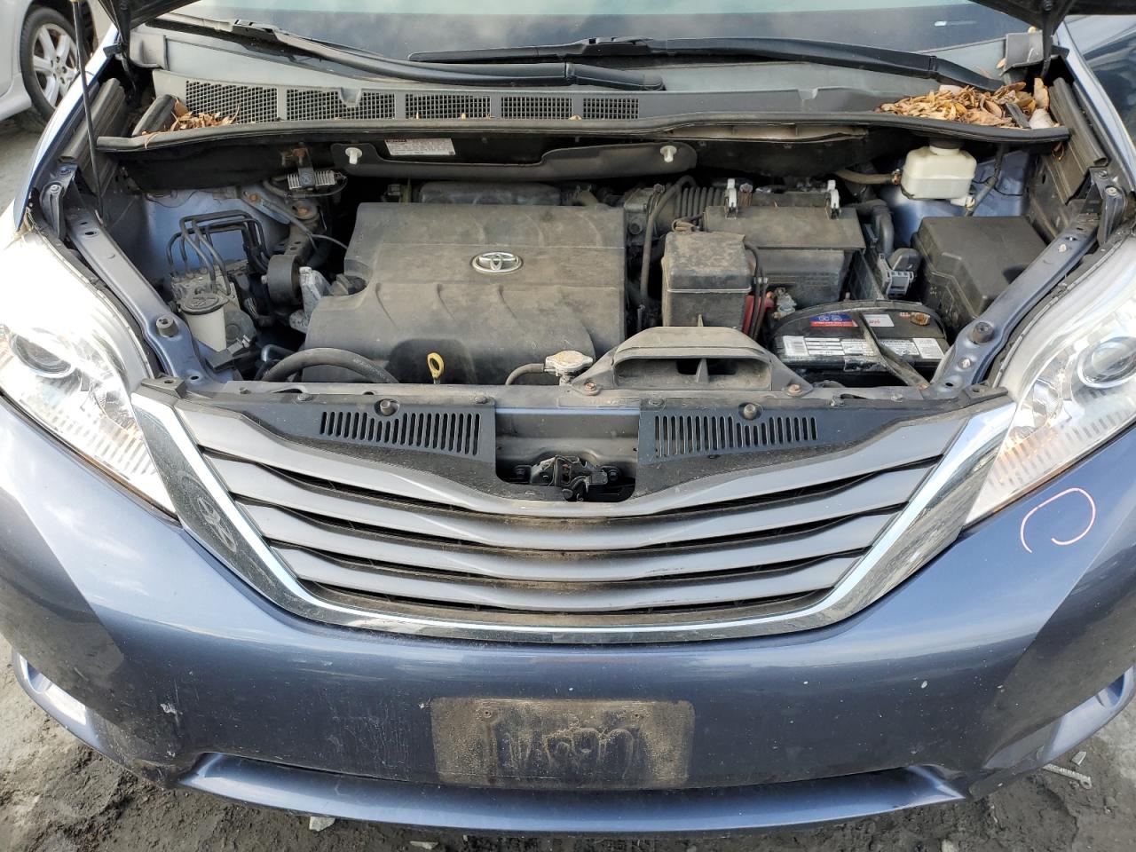 2014 Toyota Sienna VIN 5TDDK3DC8ES073428 Copart auction photo, side / minor dent/scratches damage thumbnail 12
