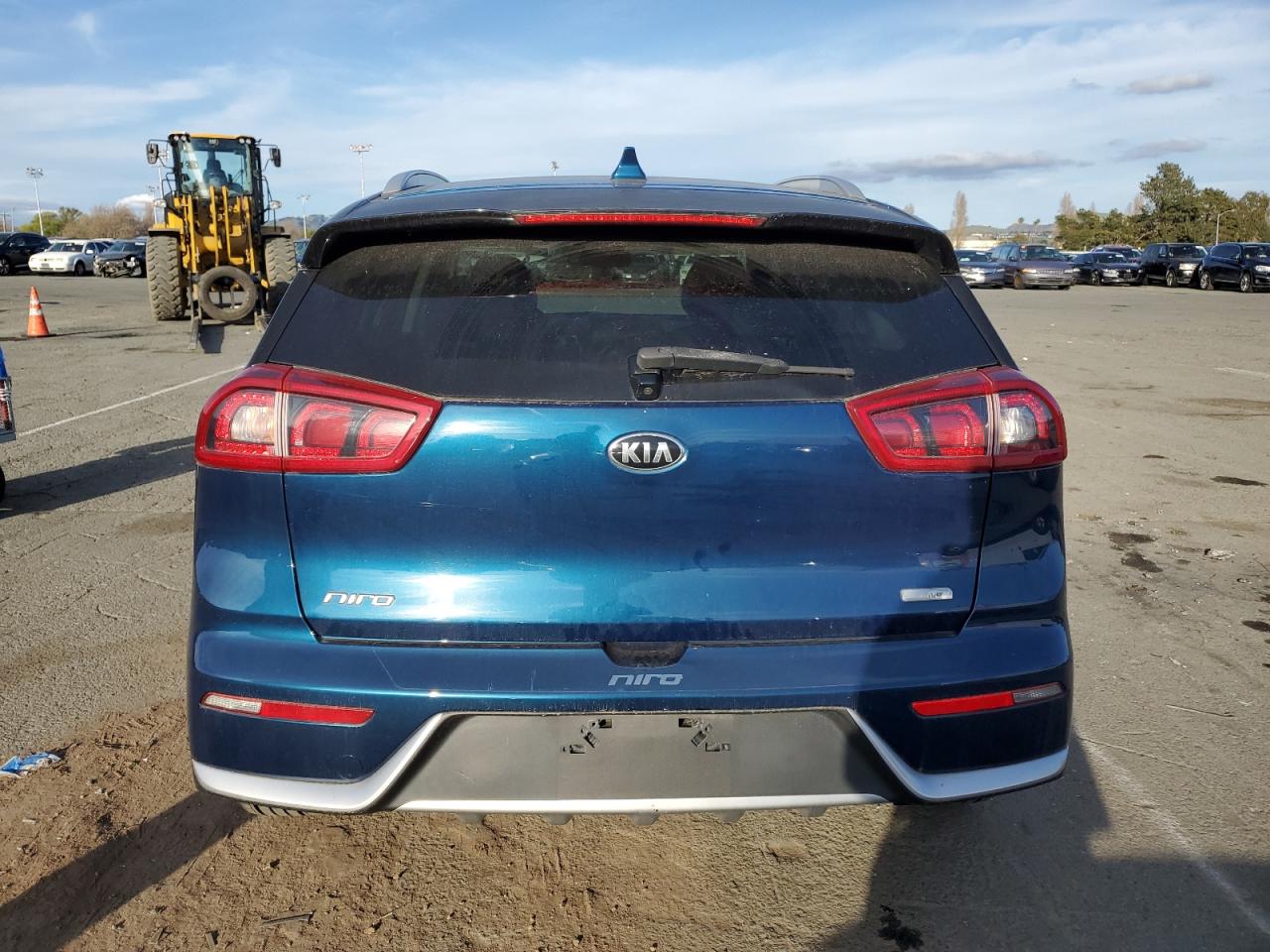 2018 KIA Niro VIN KNDCC3LC5J5147432 Copart auction photo, side / minor dent/scratches damage thumbnail 6