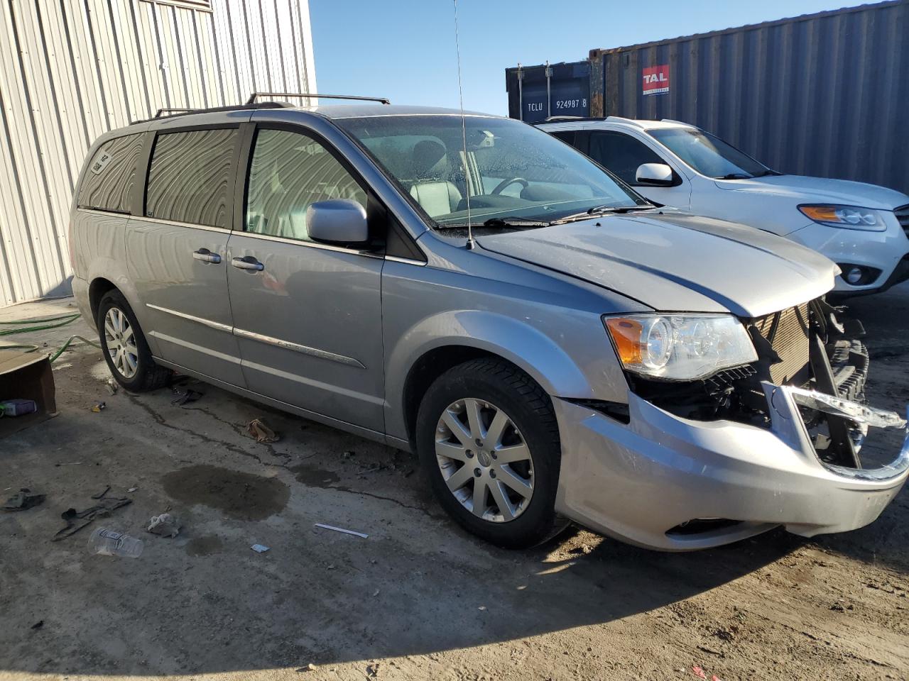 2015 Chrysler Town & Country VIN 2C4RC1BG5FR589236 Copart auction photo, front end damage thumbnail 4
