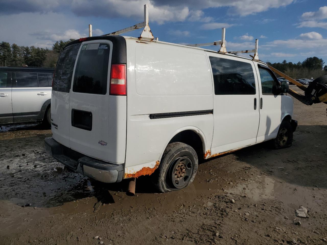 2011 Chevrolet Express VIN 1GCWGFCA1B1108024 Copart auction photo, front end damage thumbnail 3