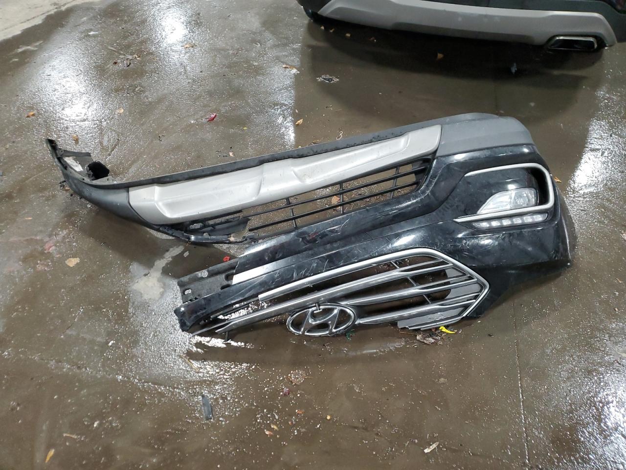 2018 Hyundai Santa Fe VIN 5NMZU3LB9JH081270 Copart auction photo, front end damage thumbnail 14