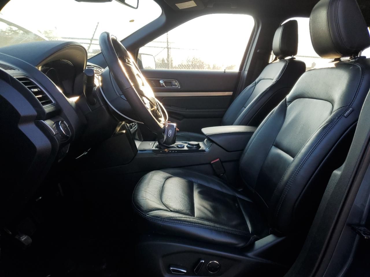 2018 Ford Explorer VIN 1FM5K8D8XJGB15823 Copart auction photo, minor dent/scratches damage thumbnail 7