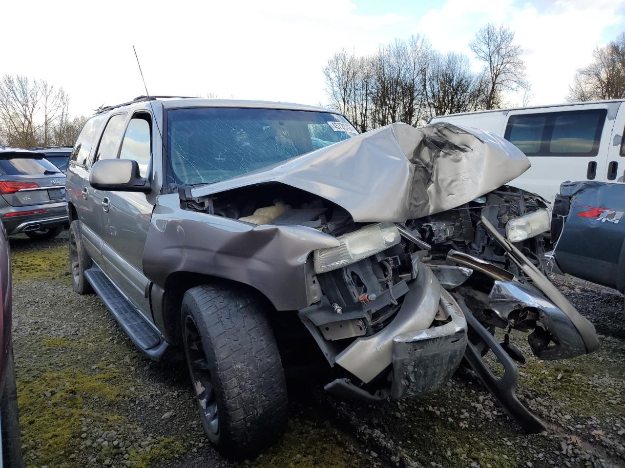 2001 Chevrolet Suburban VIN 3GNEC16T11G147081 Copart auction photo, front end damage thumbnail 4